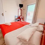 Avli Hotell *