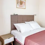 Avli Hotell Nidhrion